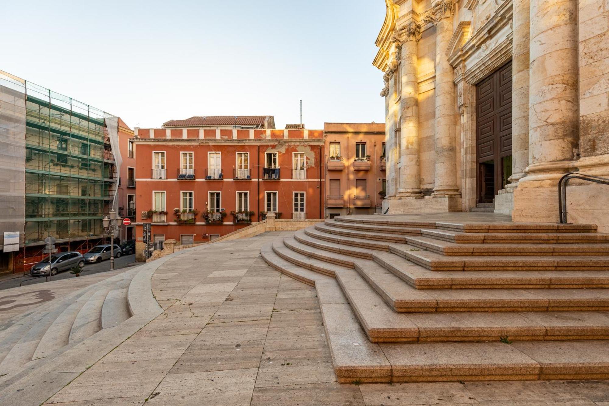 Efamoresca * Cagliari